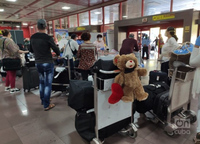 Cubans return home Cubans return home