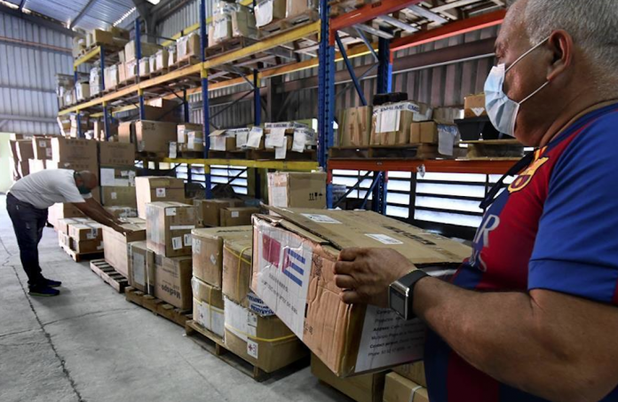 A total of 286 Chinese donors raised more than 140,000 yuan (US$19,823), purchased 420 pieces of medical protective outfits and 38,750 masks and sent the medical supplies to Cuba