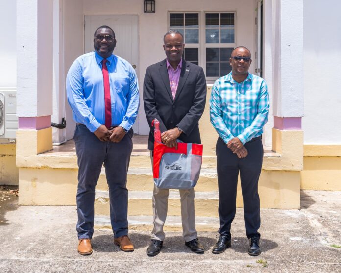 Konris Maynard, the newly appointed Minister of Public Utilities made an inaugural visit to the St Kitts Electricity Company Ltd (SKELEC) on August 18, 2022.