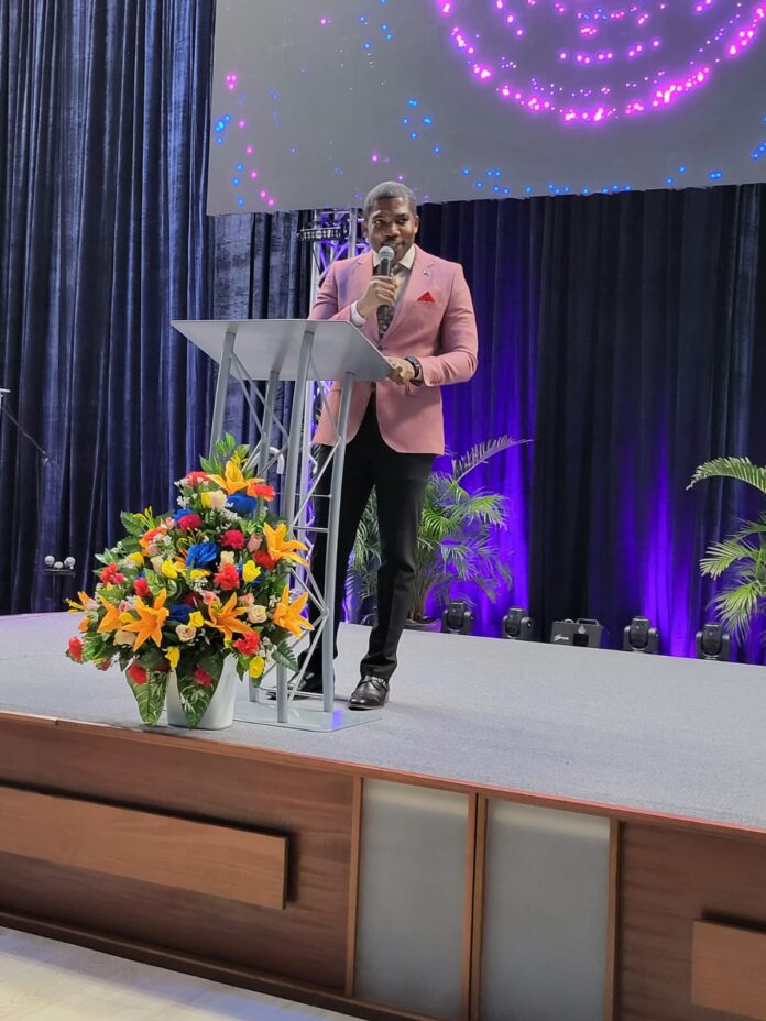 313410087_497038779111105_2464163601291262079_n The Prime Minister of St Kitts and Nevis, Dr Terrance Drew, attended a special service hosted at Pentecostal Church of God in Basseterre.