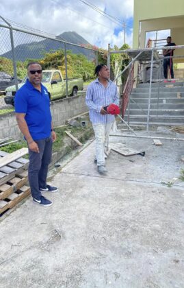 Premier Brantley checks on progress of construction work in Alexandra Hospital, PC: Facebook