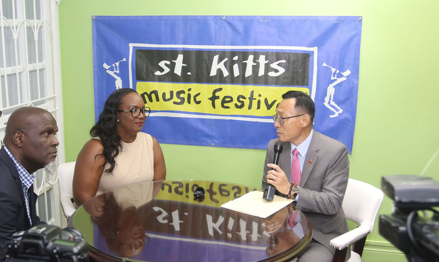 Marsha Henderson recieves sponsor cheque from ROC (Taiwan) for St Kitts Music Festival, Image: St Kitts Music Festival, Facebook