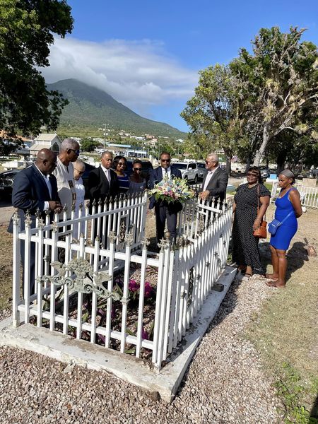 351308991_10162770436056102_6783209469104959312_n Premier Mark Brantley pays tribute to Earl Malcolm Guishard on death anniversary, Image Courtesy: facebook