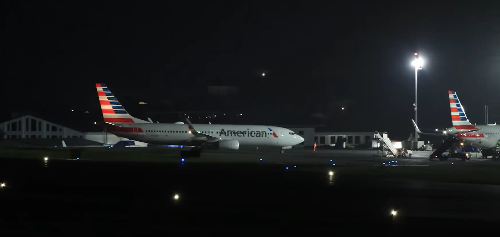 American Airlines 2152 (737-800)