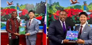 Billy Chung, presented two hand-painted acrylic paintings as farewell gifts to Prime Minister Dr Drew and Premier Brantley