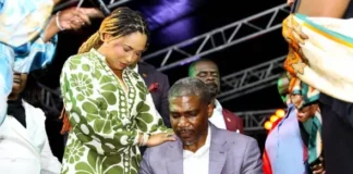 Dr Terrance Drew spoke to the people of the country about his stroke during the "Praise On The Green: A Nation Gives Thanks”